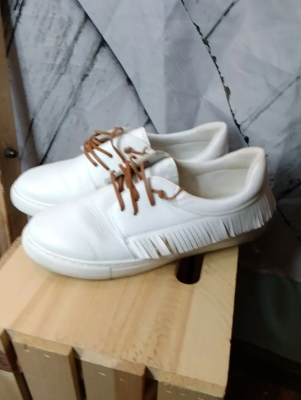 White Womens Fringe Sneakers with Tan Laces Size 10